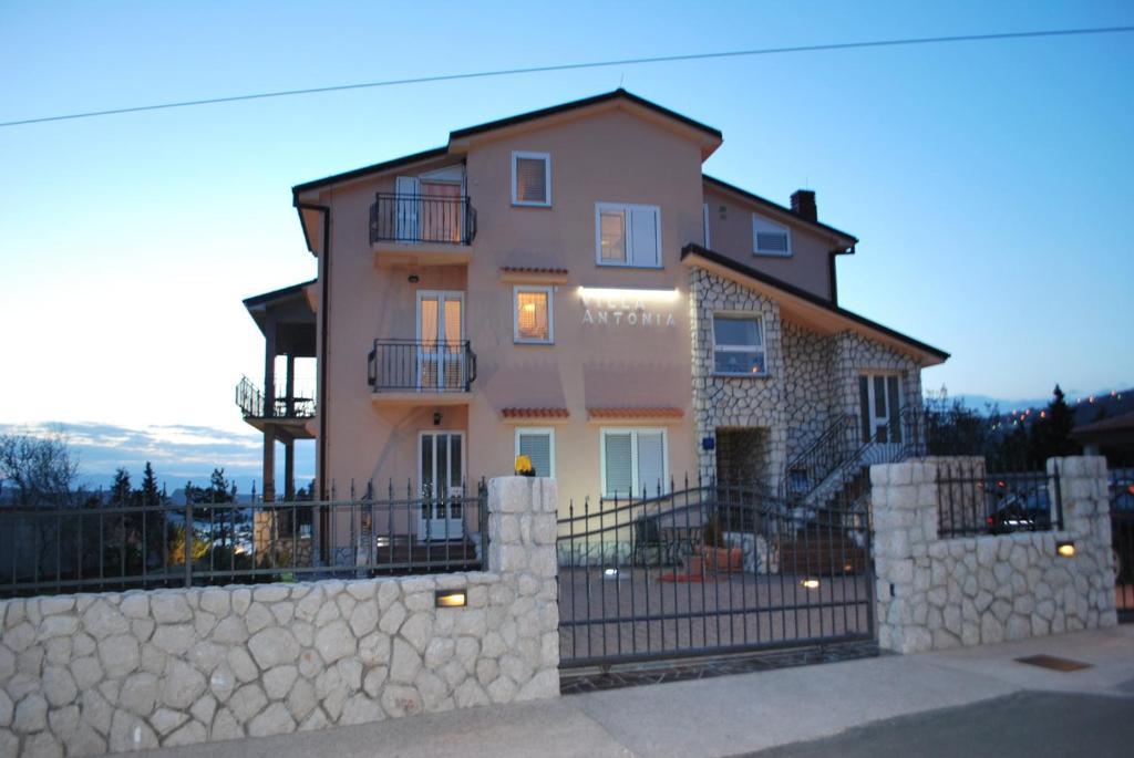 Apartments Villa Antonia Jadranovo Exterior photo
